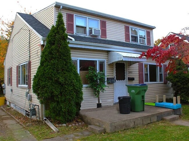 Building Photo - 3952 N 6th St Unit Apt B