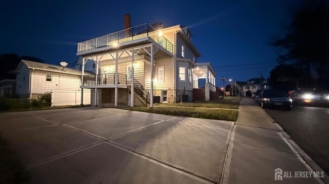 Photo - 153 Main St