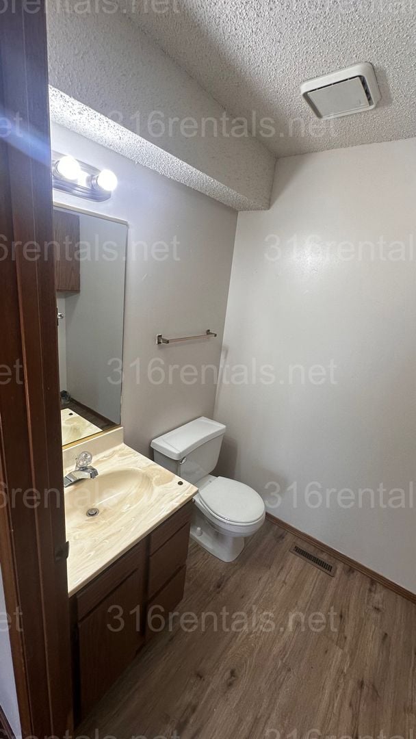 $895 - 2 bed 1.5 bath - Recently Remodeled... - $895 - 2 bed 1.5 bath - Recently Remodeled... Unidad 3210 S Handley St Apt 302