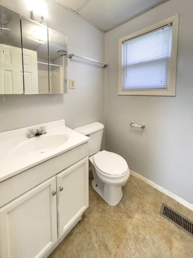 Photo - PRELEASING for AUGUST! Close to Campus