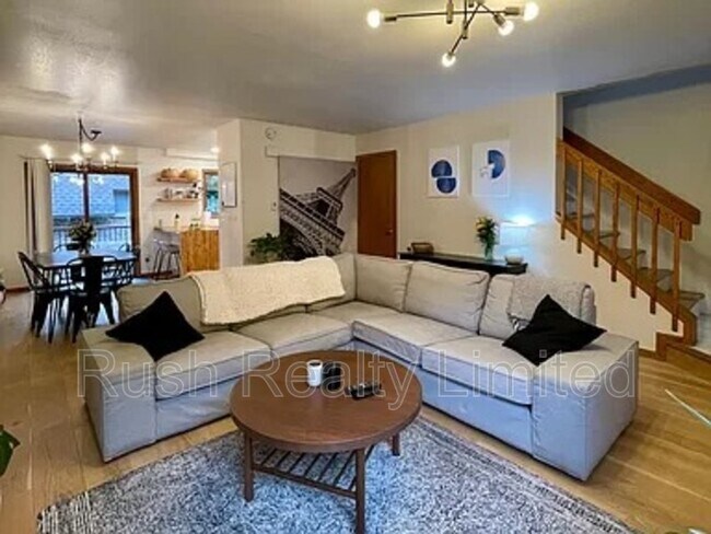 Photo - 2657 S University Blvd