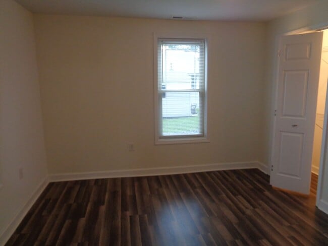 Photo - 212 Orr St