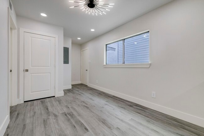 Photo - 2403 Cleburne St Unit 3