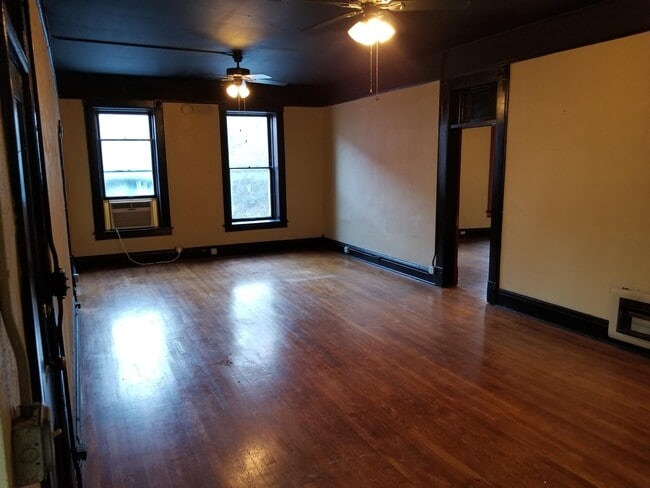 Building Photo - 79 Spring St Rental