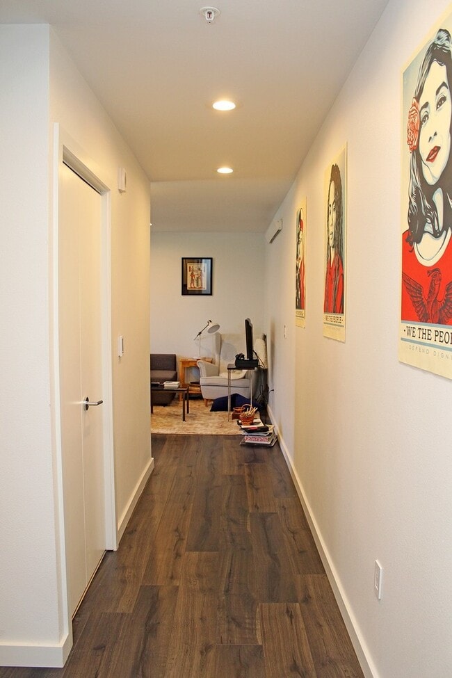 Photo - 1480 N Jarrett St Casa