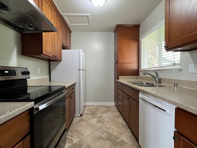 10302 Terry Way Unit 4