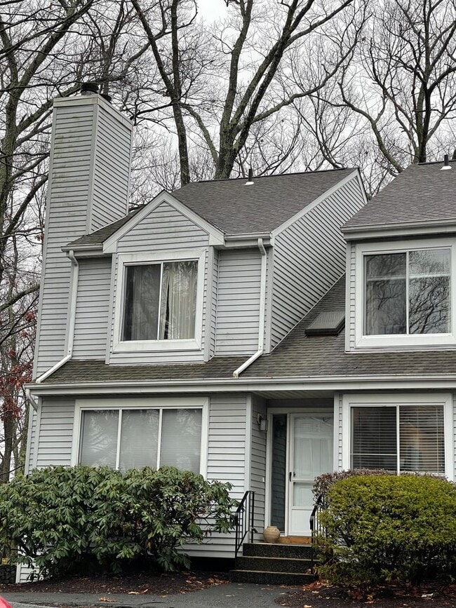 Photo - 20 E Pembroke Rd Apartment Unit #7