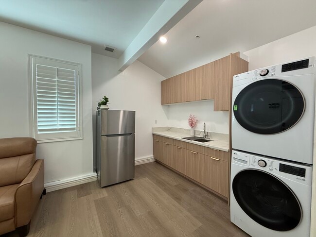 Photo - 16004 Cascade Dr