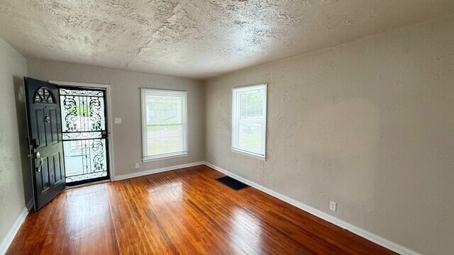 EAST SIDE UPDATED 3 BEDROOM 2 BATH HOME AVAILABLE NOW!