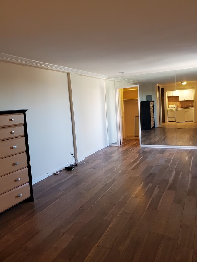 Photo - 3031 Edwin Ave Unit 5D