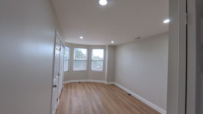 Bedroom - 4646 York Rd