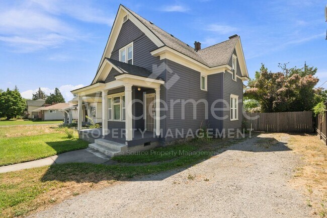 Photo - 5 Bedroom House Near Gonzaga