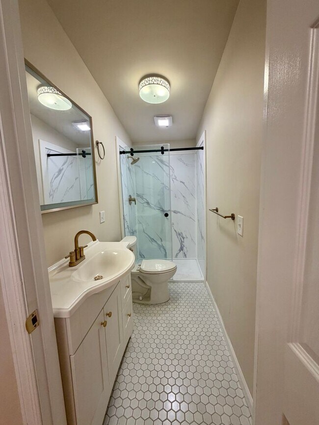 Photo - 610 E Duffy St Unit 610 E Duffy St