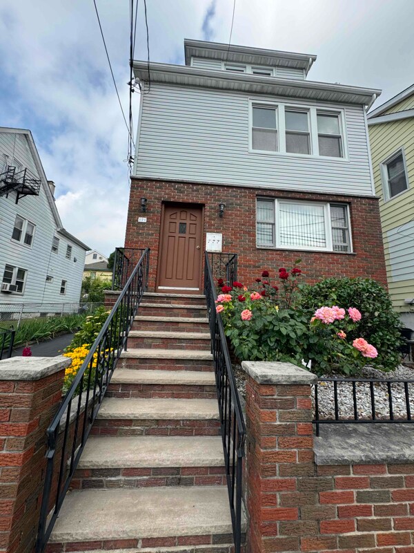 Photo - 171 Highland Ave Unit 1