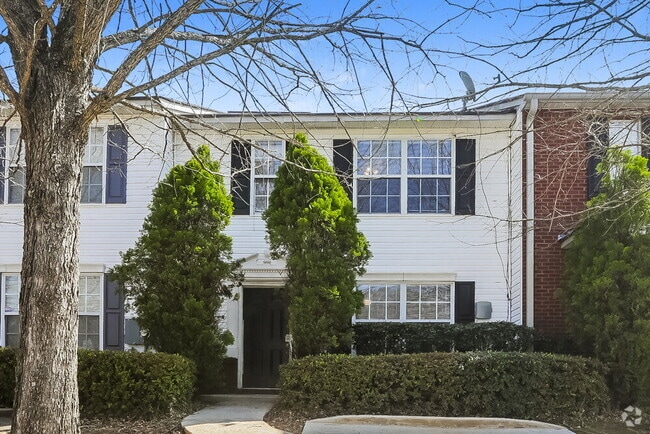 Building Photo - 2286 Strathmoor Manor Dr Rental