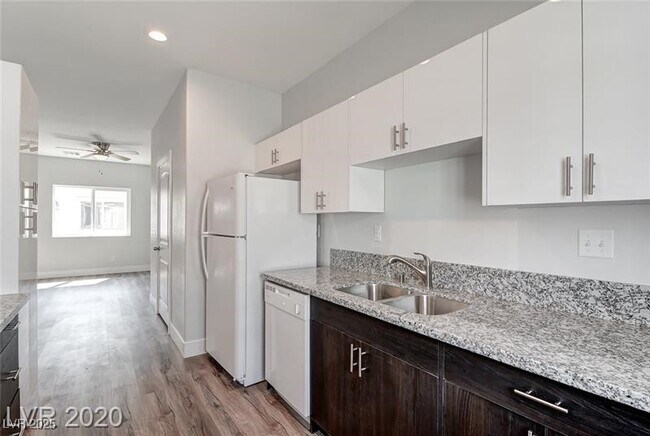 Photo - 1420 Ogallala St Unit 3