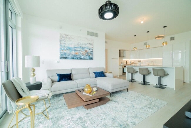 111 SE 1st Ave Unit 514
