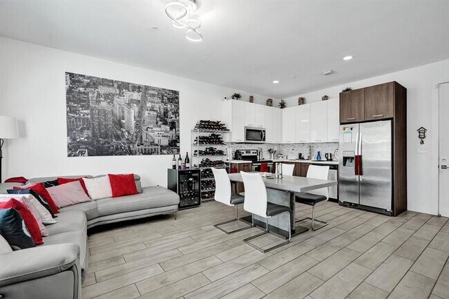 Photo - 480 NE 35th Ct Unit 2