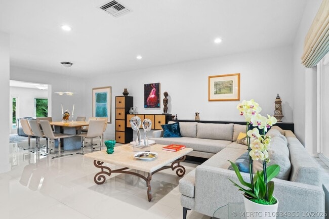 Photo - 326 Seven Isles Dr
