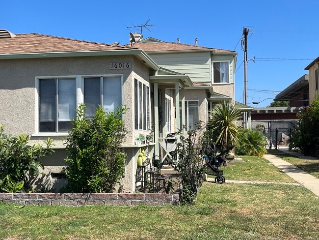 Photo - 16016 S Harvard Blvd Unidad B