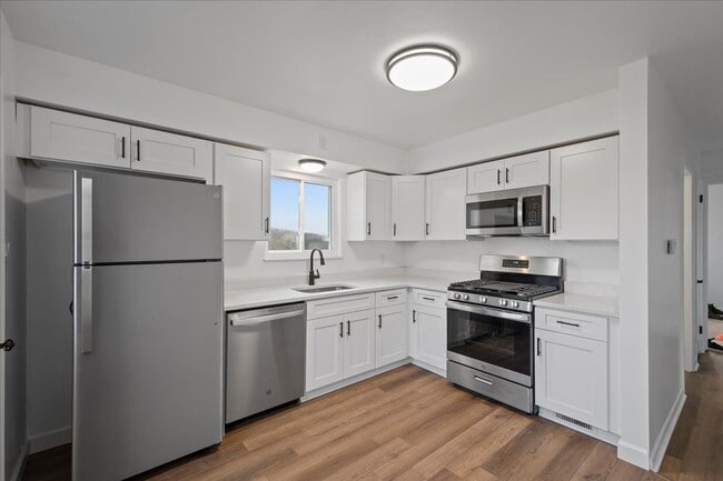 Photo - Renovated 4 Bed in Carrick