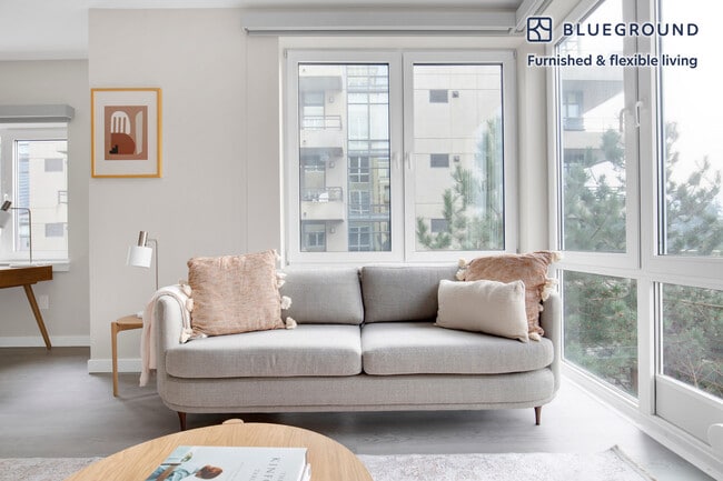 Photo - 10011 NE 1st St Unidad FL5-ID280