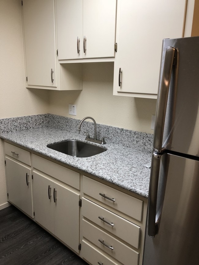 Building Photo - Castle Garden Apartments