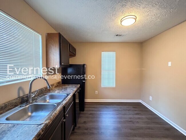 Photo - 6607 Ivy Log Dr SW