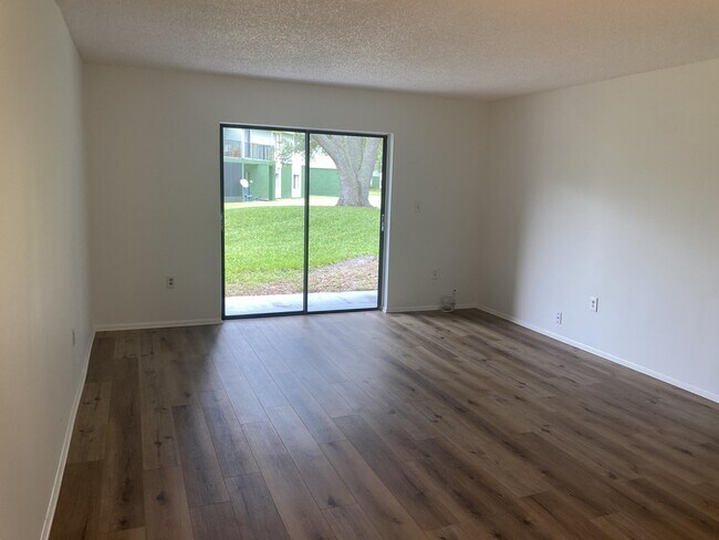 Photo - 2217 Flower Tree Cir