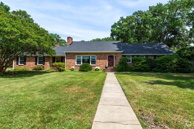 Building Photo - Thoroughgood Rental