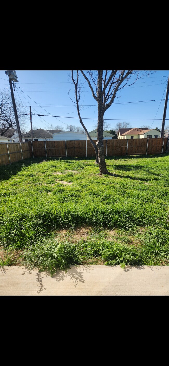 Photo - 1322 Strickland St