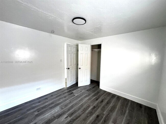 Photo - 4017 SW 24th St Unit 2