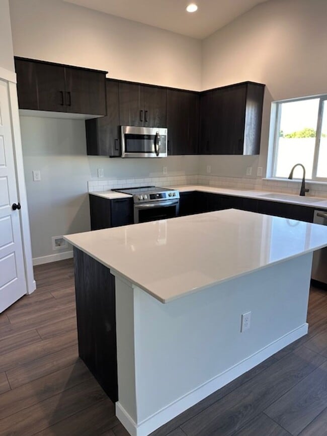 Brand New Meridian Home with Vaulted Great... - Brand New Meridian Home with Vaulted Great...