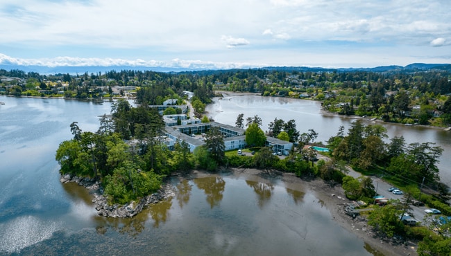 Building Photo - Christie Point