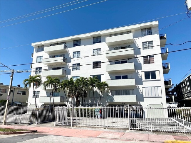 Building Photo - 8024 Tatum Waterway Dr Unit 4D Rental
