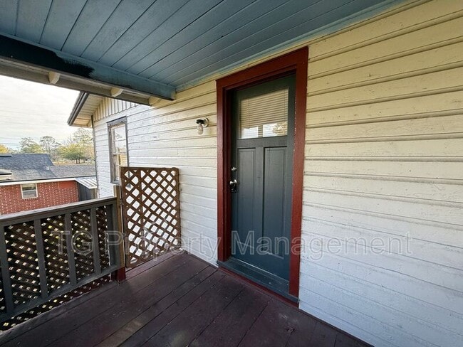 Photo - 5557 Ramona Blvd