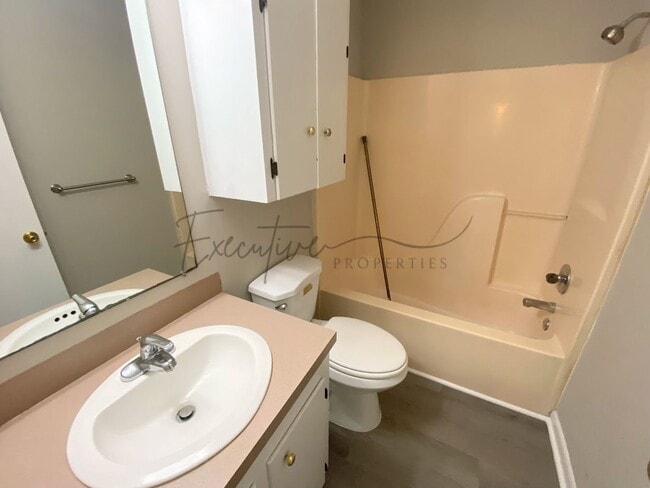 Photo - Cozy & Affordable 1-Bedroom Apartment – Al... Unit 419 Clarence St. #3