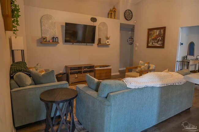 Photo - 616 Reservation Ave