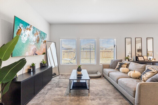 Photo - Charming Home Awaits: Spacious & Modern Living in a Prime Location