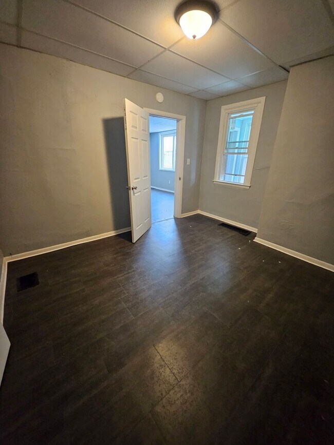 Photo - Lower 2 bedroom unit East Side