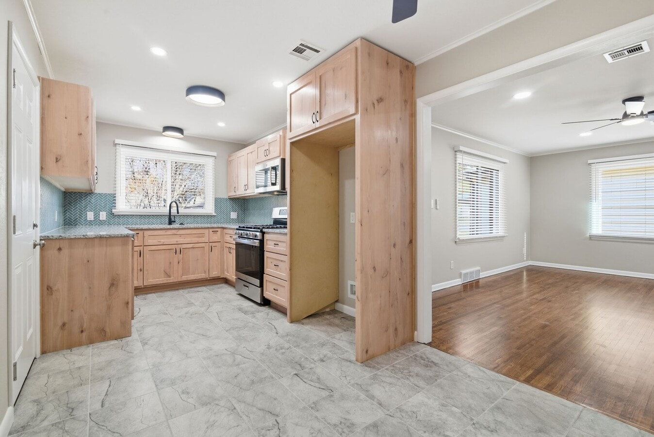 3 bed/1 bath remodel within walking distance of Brookside - 3 bed/1 bath remodel within walking distance of Brookside