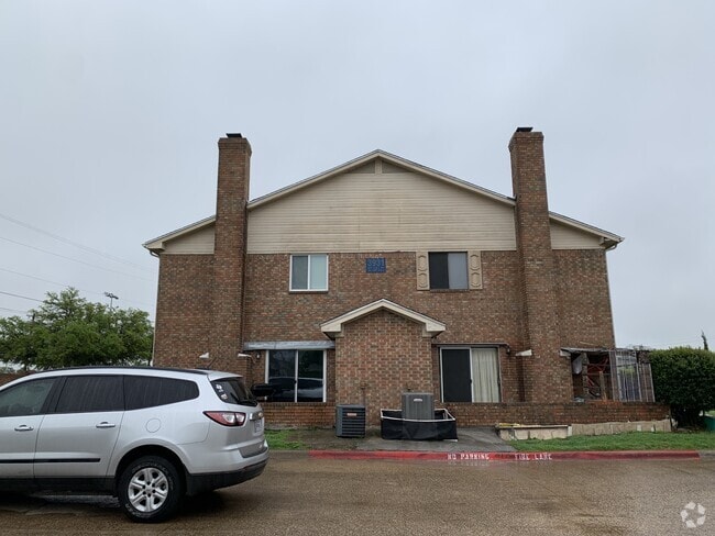 Building Photo - 3931 N Garland Ave Rental
