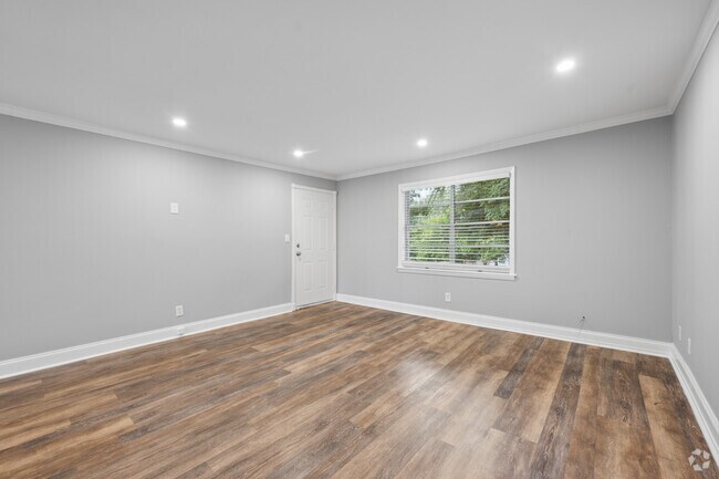 2BR, 2BA - 1,000SF - Living Room