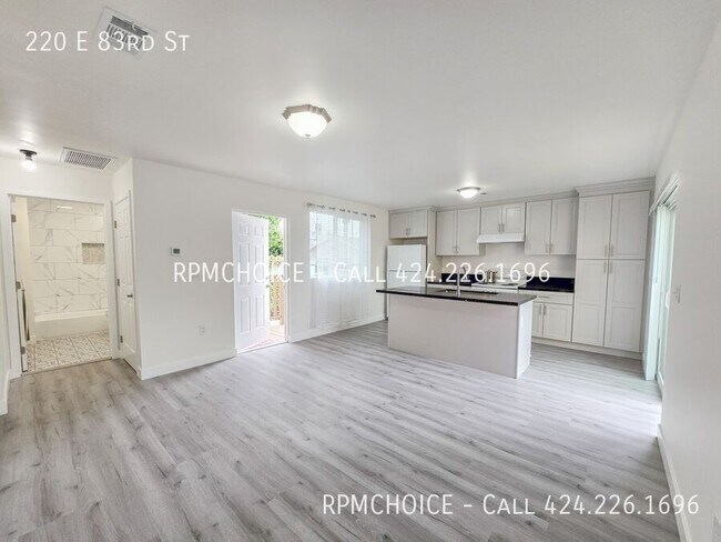 Photo - 220 E 83rd St