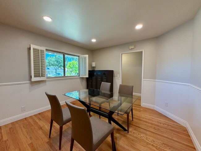 Photo - 832 Cathedral Dr