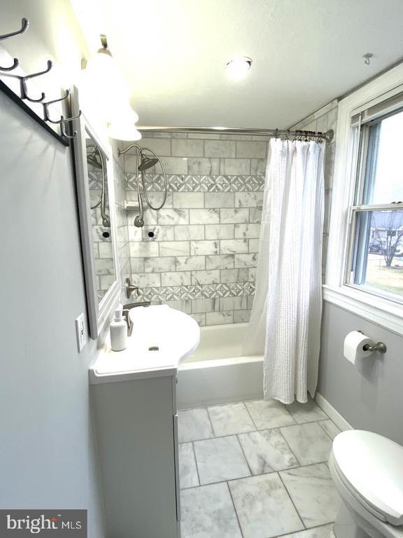 Photo - 864 Whitehorse Mercerville Rd