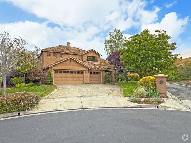 Building Photo - 5881 Capilano Dr Rental