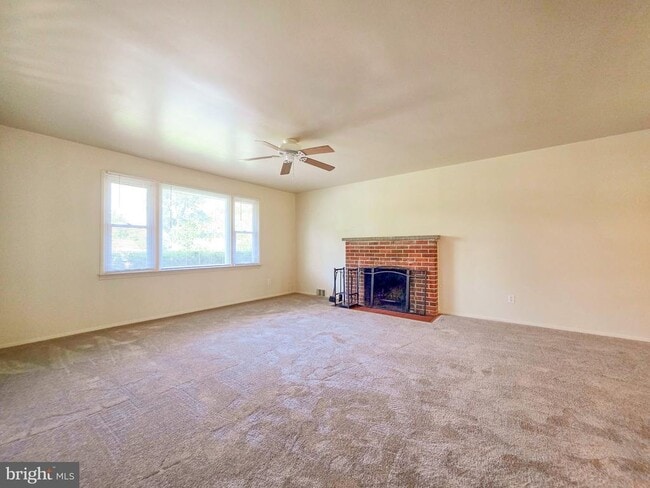Photo - 7511 Elgar St