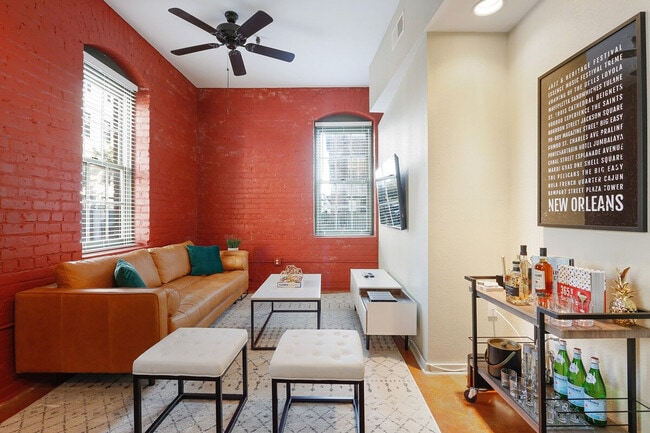 Building Photo - 344 St Joseph St Rental