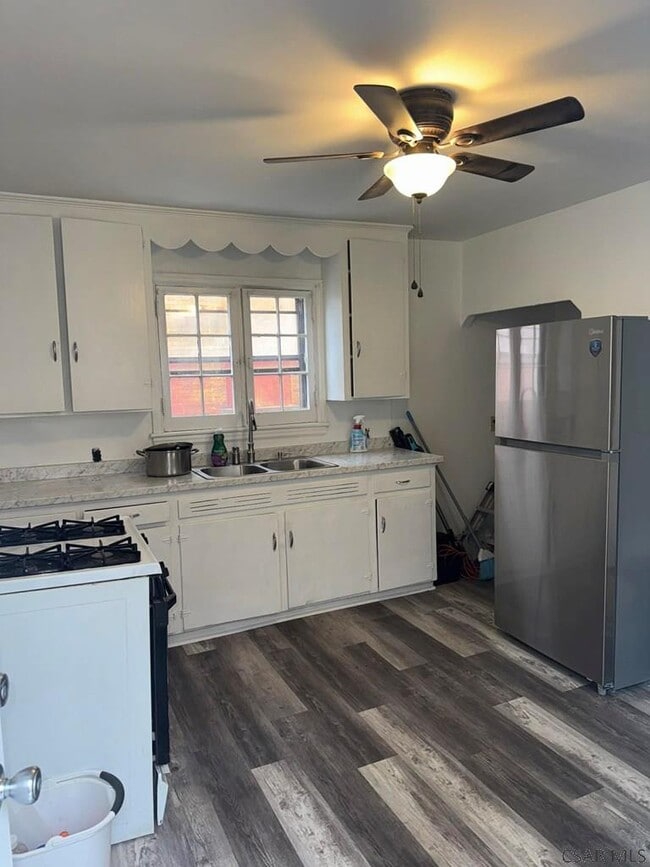 Photo - 145 Hudson St